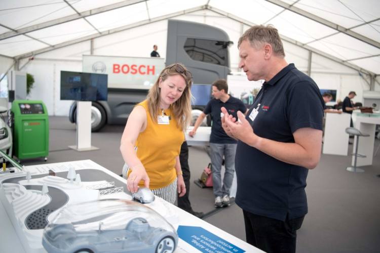 Bosch_vozilo_budunosti_2 Bosch_vozilo_budunosti_2 Kako će izgledati urbani prijevoz sutrašnjice?