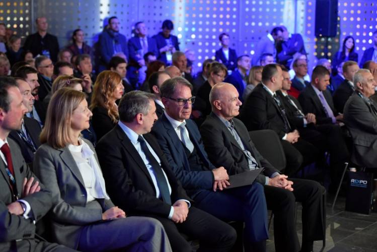 Ministri_publika_Custom Ministri_publika_Custom REXPO ocijenio Infobip najboljom novom investicijom