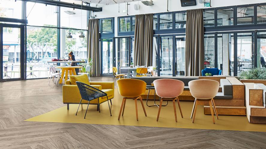 1180x664_Allura_Wood-Stone_a63499-w60308_office_meeting_room Linoleum vs vinil - sličnosti i razlike