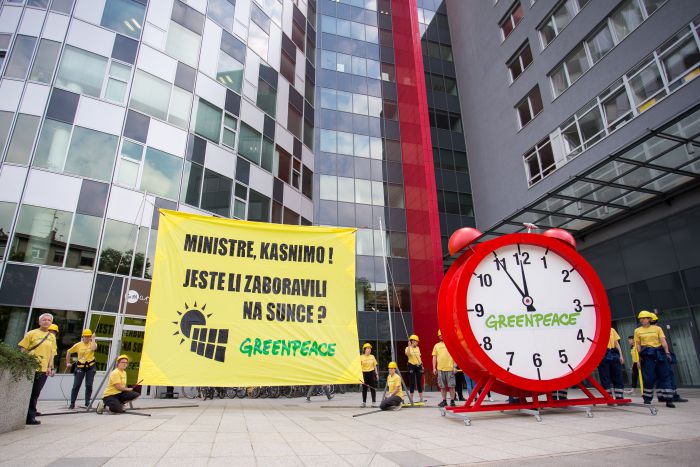Greenpeace_-_akcija_1_compressed Greenpeace: hrvatska energetika zaglavila u prošlosti!