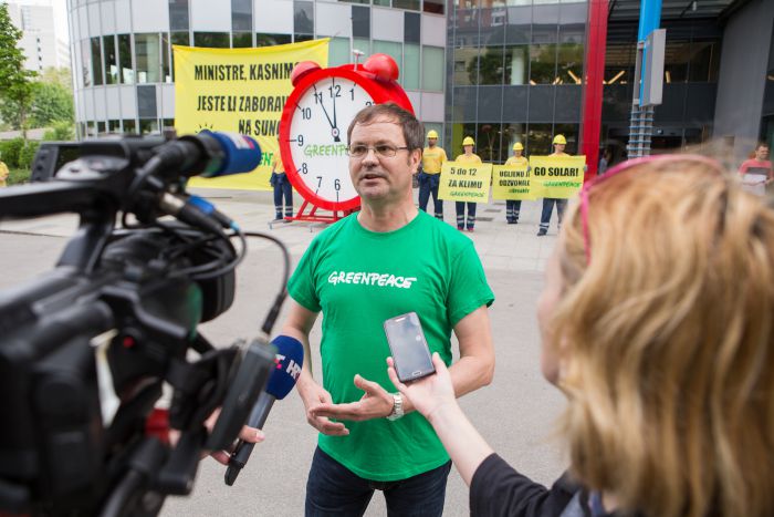 Greenpeace_-_akcija_2_compressed Greenpeace: hrvatska energetika zaglavila u prošlosti! 