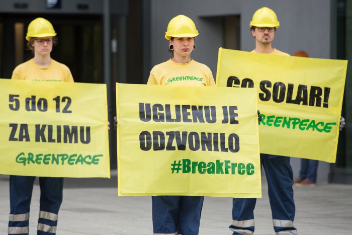 Greenpeace_-_akcija_3_compressed Greenpeace: hrvatska energetika zaglavila u prošlosti! 