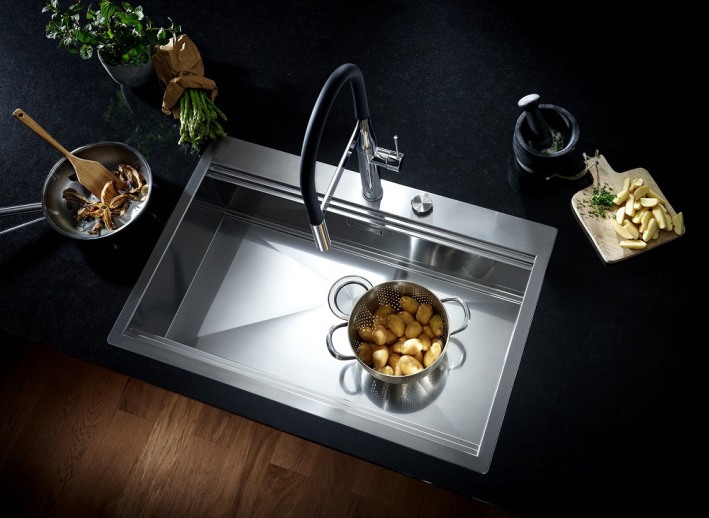 GROHE_Kitchensinks_Mood_1_compressed Stigli su novi GROHE kuhinjski sudoperi, a nude usklađen dizajn kuhinjske opreme te brojne dodatke i pakete