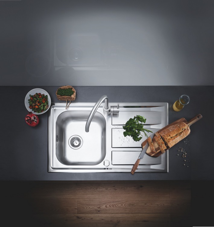 GROHE_Kitchensinks_Mood_3_compressed Stigli su novi GROHE kuhinjski sudoperi, a nude usklađen dizajn kuhinjske opreme te brojne dodatke i pakete