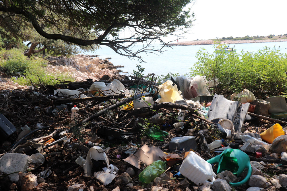 Greenpeace_-_Matej_Kozi Greenpeace_-_Matej_Kozi Plastika koju vidimo na plažama čini samo 5% onečišćenja mora