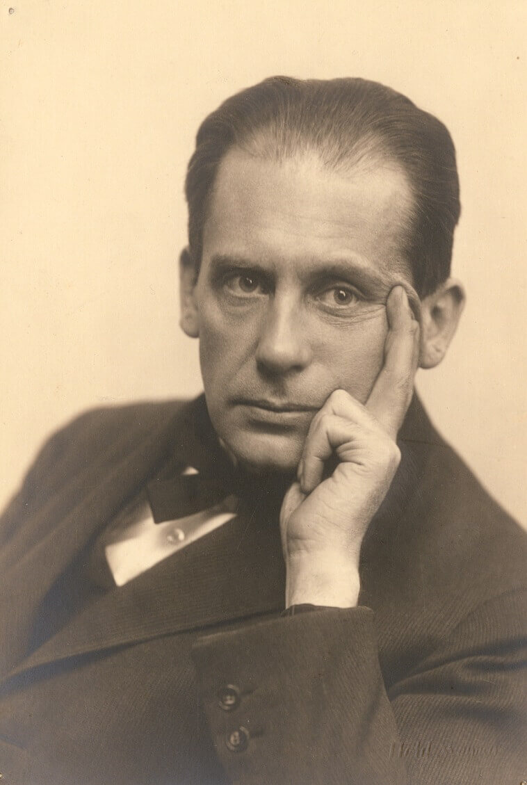 Walter-Gropius-architect-photo-Louis-Held-Klassik-Stiftung-Weimar-Archi-living-B Bauhaus i modernizam - iz Tiringije u svijet