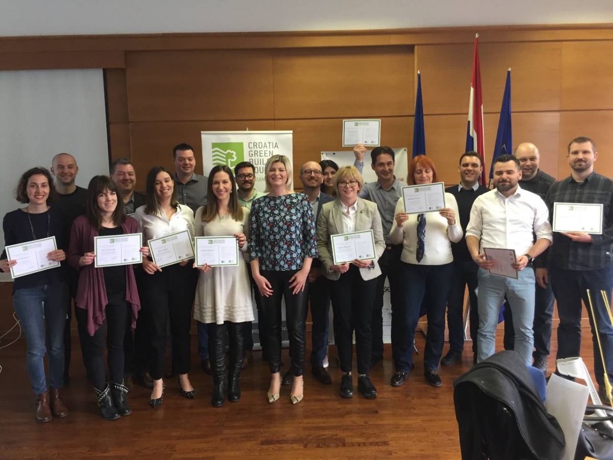 Certificirani_strunjaci_zelene_gradnje_18_19 Hitnim pozivom na dekarbonizaciju obilježeno završno predavanje GBPRO-a
