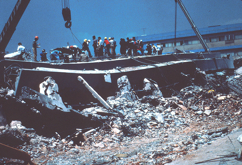 800px-1985_Mexico_Earthquake_-_Collapsed_General_Hospital Primjedbe na prijedlog zakona o obnovi zgrada oštećenih potresom