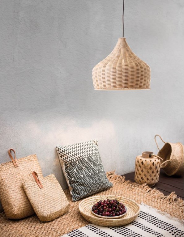 Visilica_luster_prirodni_ratan_i_drvo_Lightcode Odabirom rasvjete unesite mediteran u interijer