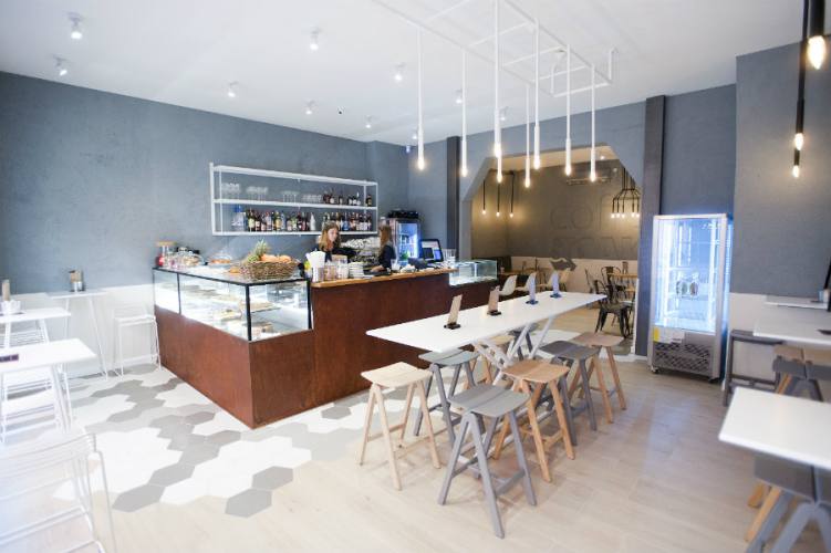 coffee-cakepg12 coffee-cakepg12 JEDINSTVENI SPOJ DIZAJNA, KAVE I KOLAČA U SRCU ZADRA