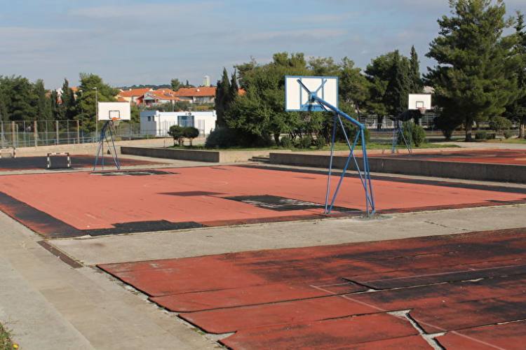 Visnjik_5 Visnjik_5 Grad Zadar obnavlja atletsku stazu, javnu rasvjetu i otvorena igrališta na Višnjiku