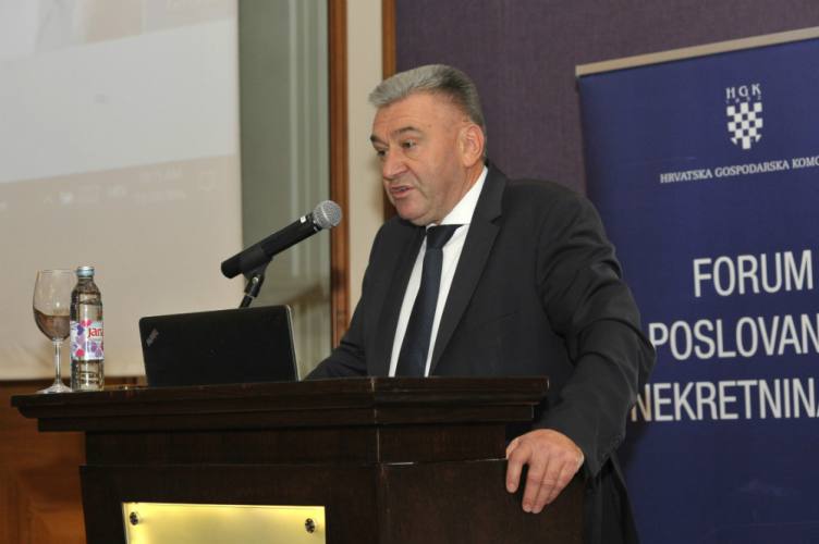 Josip_Zaher Josip_Zaher U proces donošenja novih zakona potrebno je uključiti struku