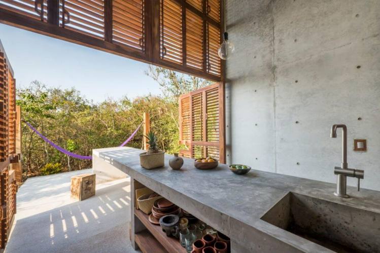 016-tiny-house-eepa-W1390-1050x701 Moderna betonska kućica u gradiću Puerto Escondido