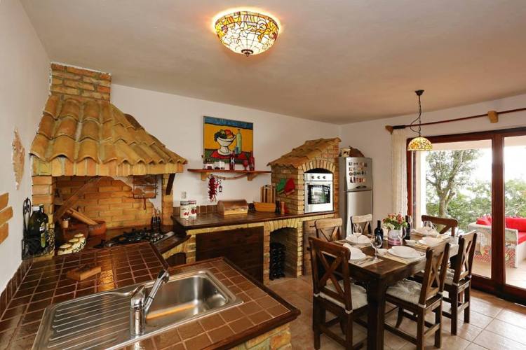 kuhinja_villa kuhinja_villa Vila Donatella smještena prvi red uz more u Posedarju