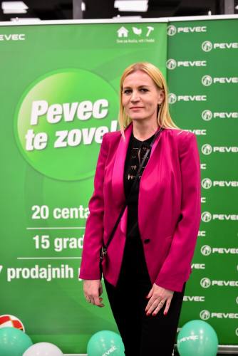 Dijana_Jendrainkin Otvoren Pevecov novi prodajni centar