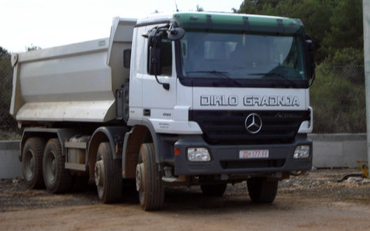 kamion_3 Materijali i proizvodi u građevinarstvu.