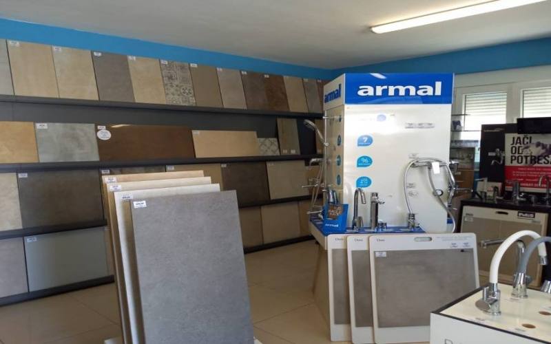 PVC_i_aluminijski_profili_za_keramicke_plocice_Latrina Klasična, obrubljena i led ogledala Latrina