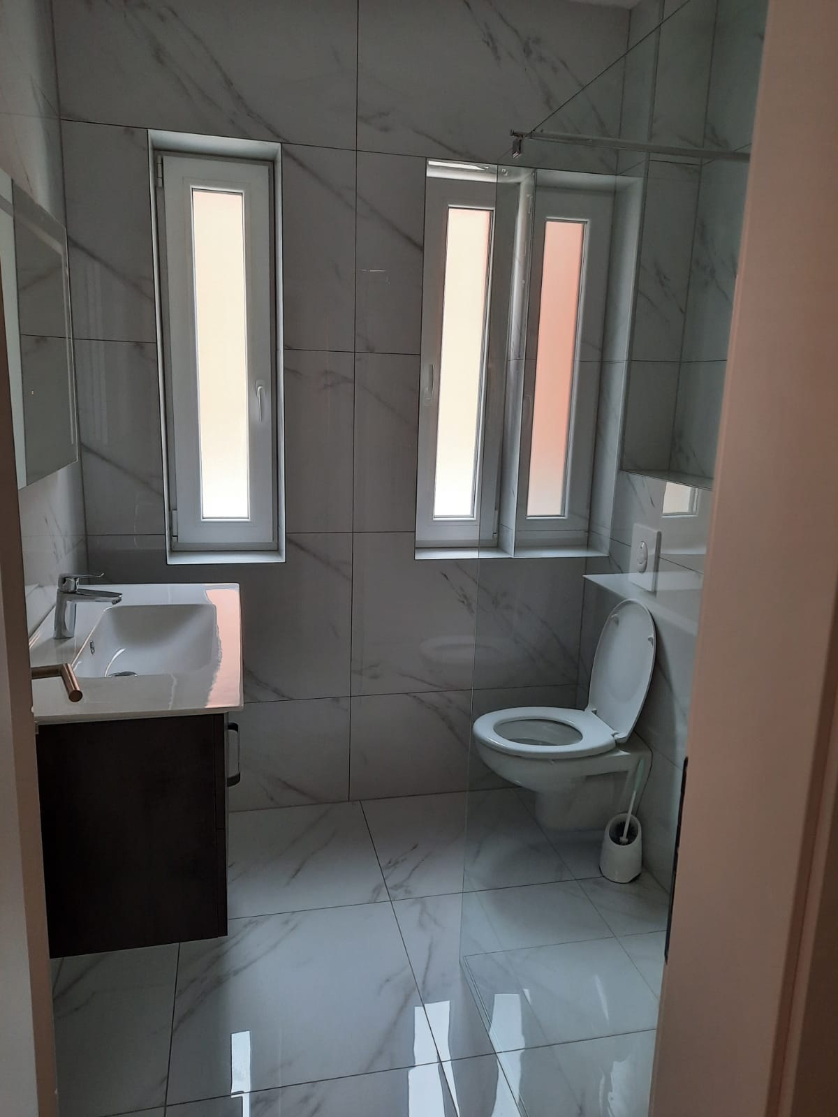 Projekt_Karlobag_Latrina_keramika_i_sanitarije Postavljanje namještaja za kupaonicu